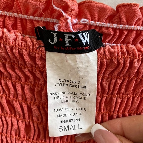 Women's/Juniors - Dress/Skirt/SwimSuit Cover  Size: Small - Picture 5 of 5